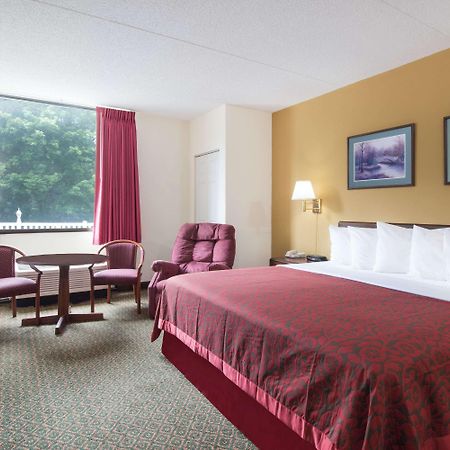 Days Inn By Wyndham Chambersburg Exteriör bild