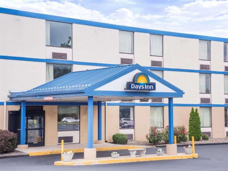 Days Inn By Wyndham Chambersburg Exteriör bild