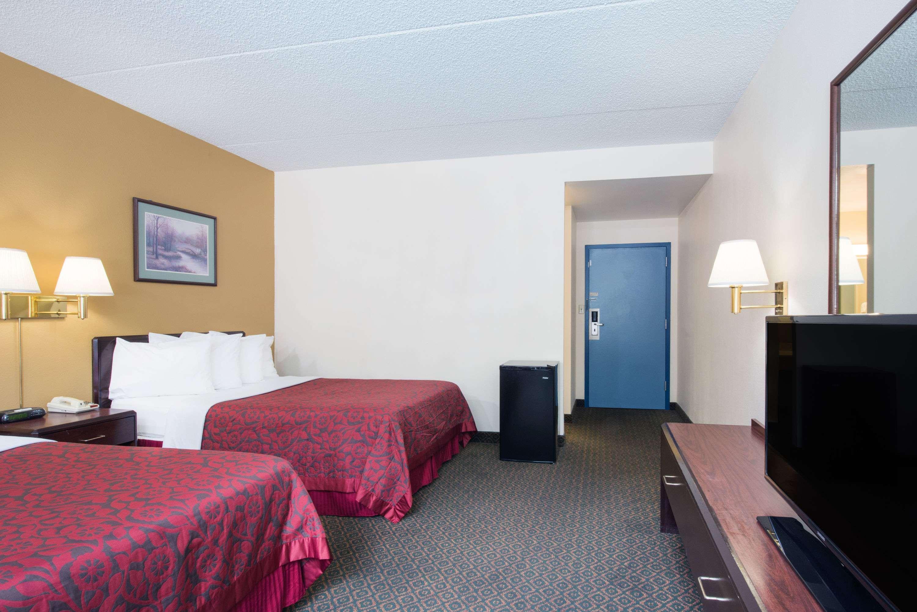 Days Inn By Wyndham Chambersburg Exteriör bild