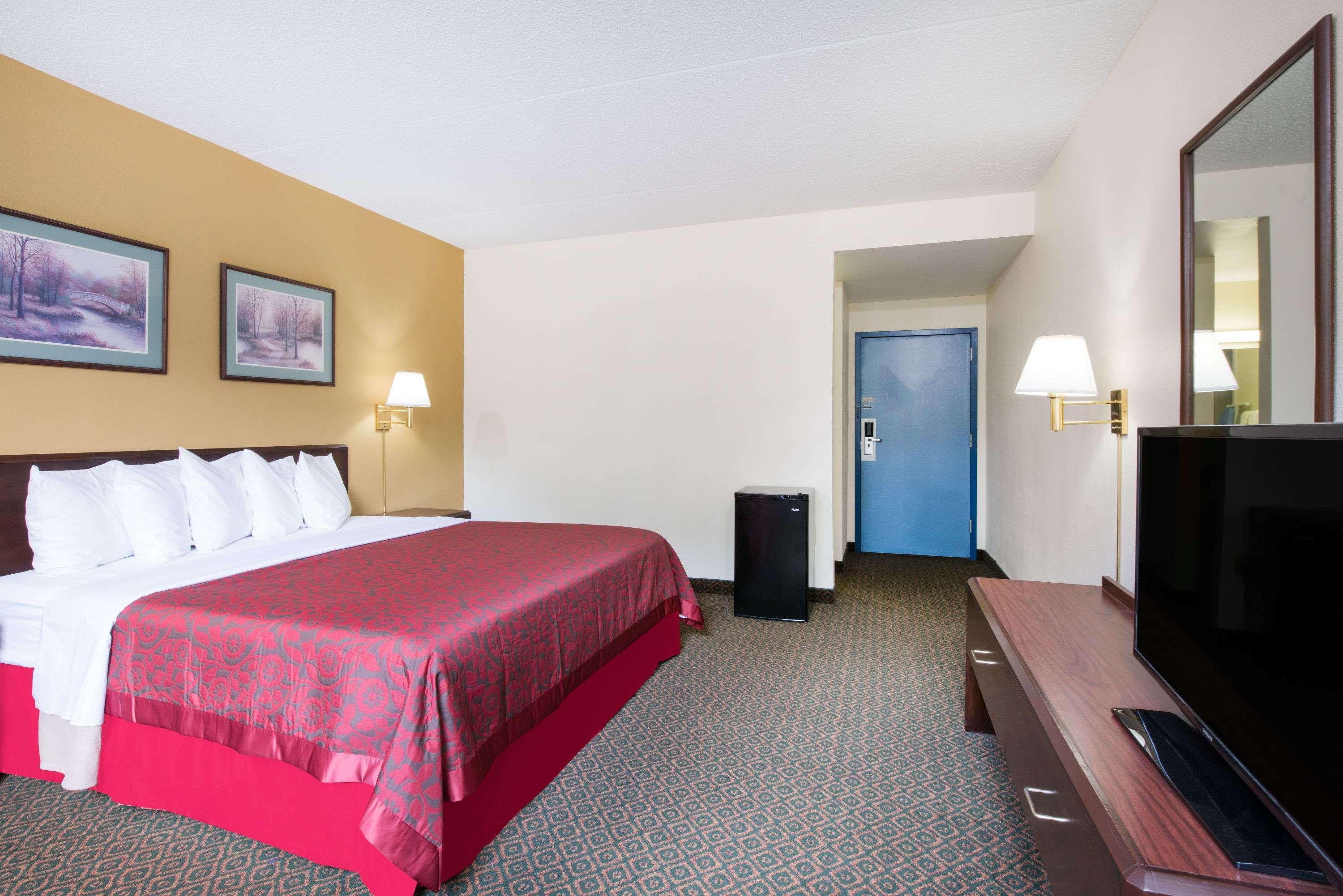 Days Inn By Wyndham Chambersburg Exteriör bild